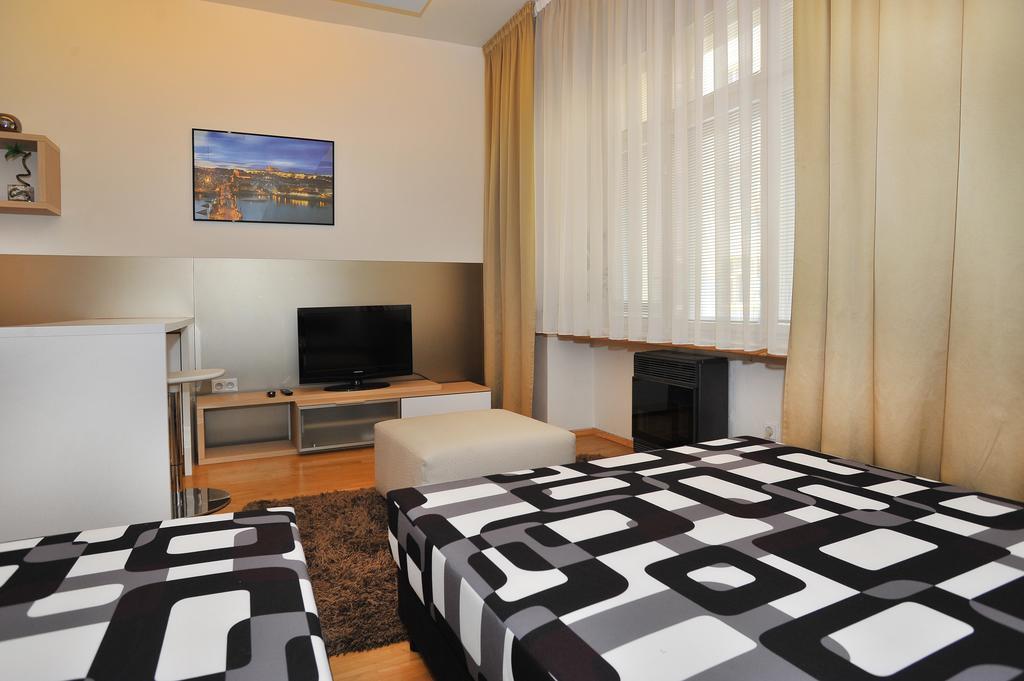 Apartment Near The Old Town Square Prag